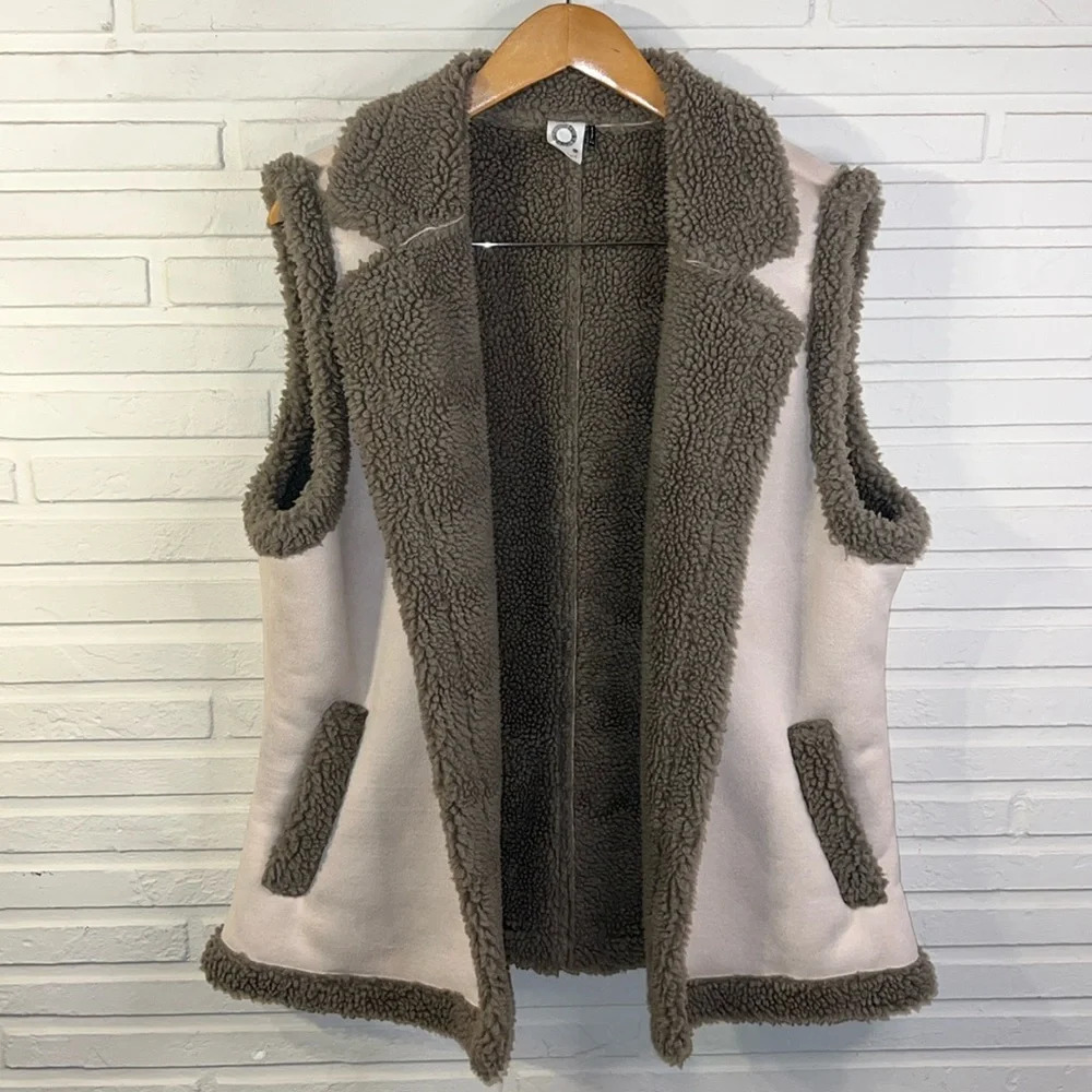 Akemi +Kim Anthro Phoebe Sherpa Suede Open Front Vest , Women’s One Size
